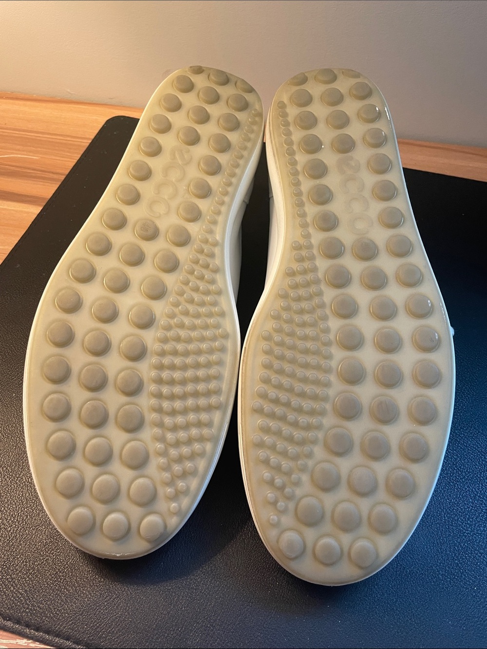 Ecco Soft 7 Shoes - Picture 8 of 9